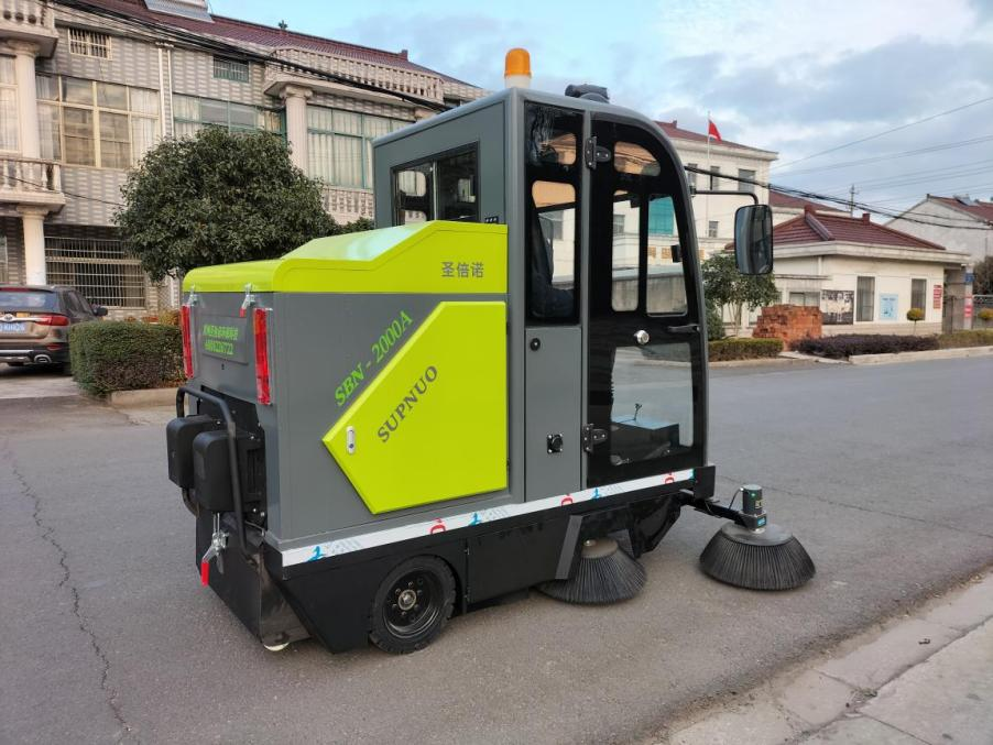 鄢陵龙建清扫车_0